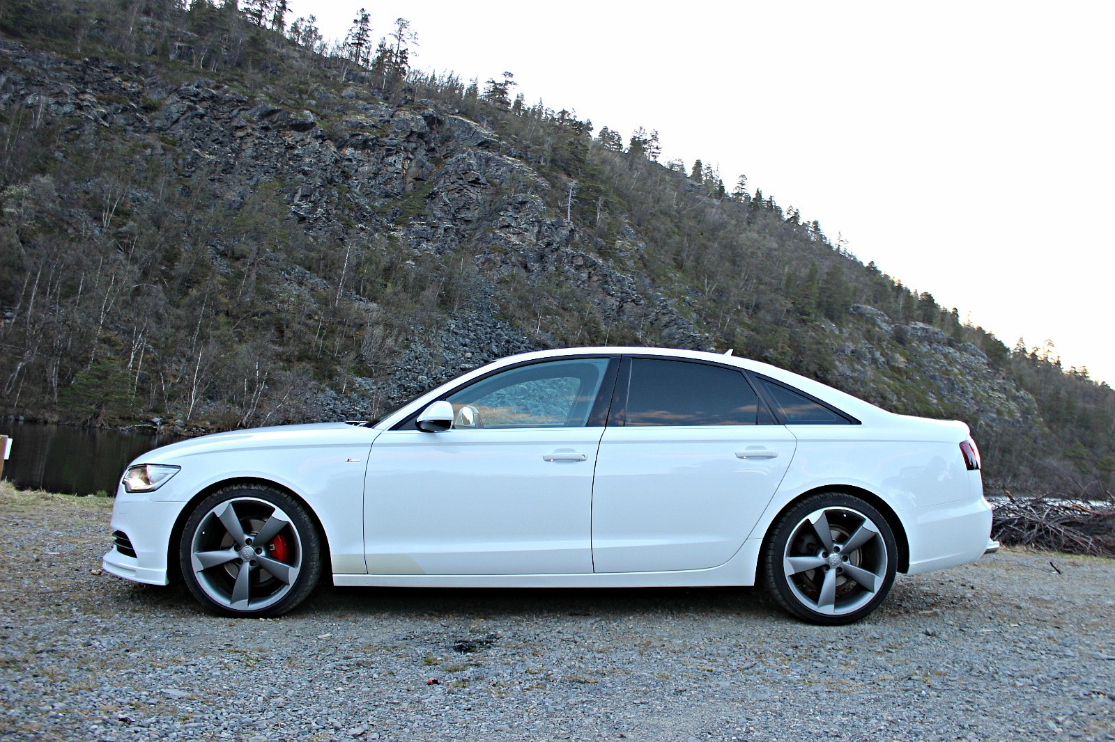 Audi a6 белая